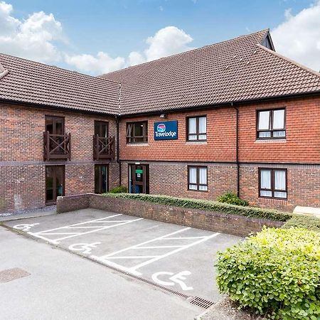 Travelodge Frimley Exterior photo