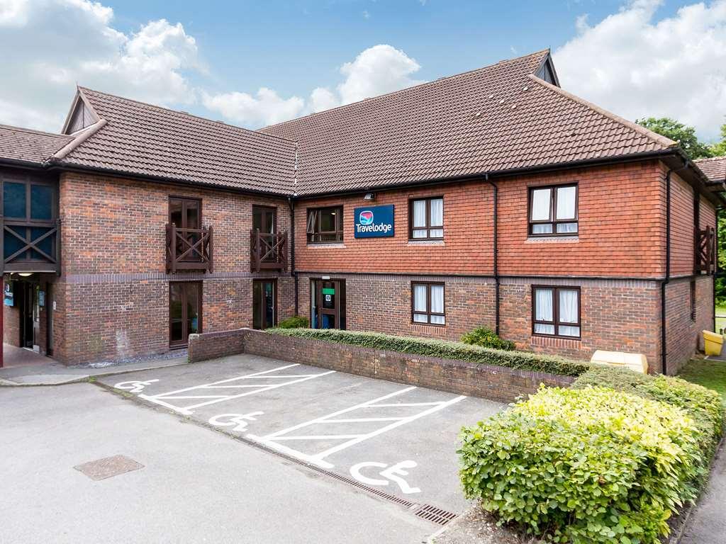 Travelodge Frimley Exterior photo