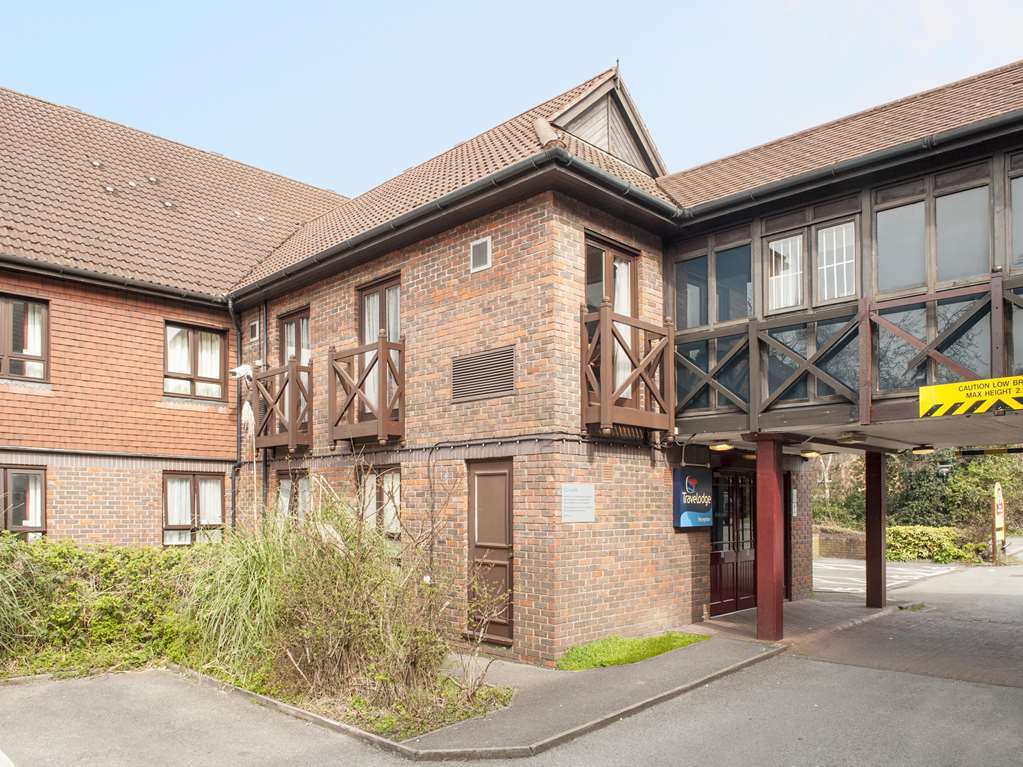 Travelodge Frimley Exterior photo